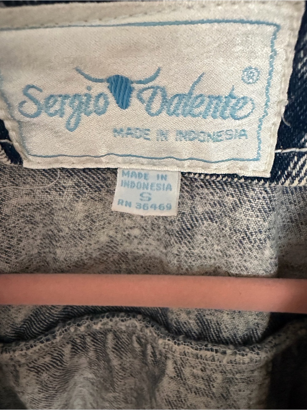 🔥Vintage 90s Rare Sergio Valente Acid-Wash Denim Jacket with White Fringe🔥 - Picture 3 of 4